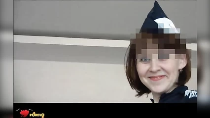 Женщина в возрасте решила на полу поиграться полуголой с мужчиной, что из этого вышло смотрите сами