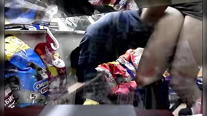 У знакомой продавщицы