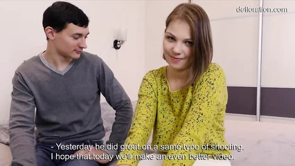 После короткого интервью лишилась девственности