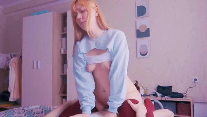 Сначала в рот, потом на член верхом