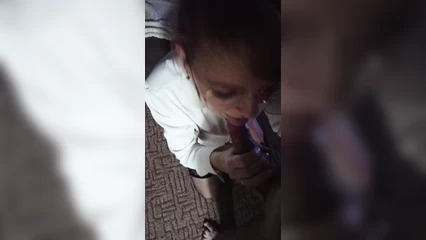 Замужняя училка любит отсасывать члены