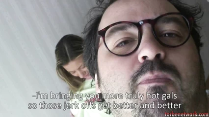 Хелена села бритой пиздой на пенис зрелого испанца