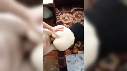 Моя жена надела чулки