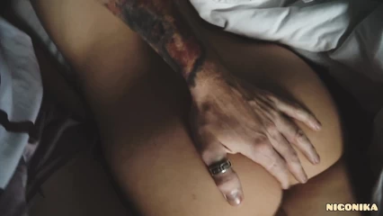 Женский волосатый анус сильно возбуждает