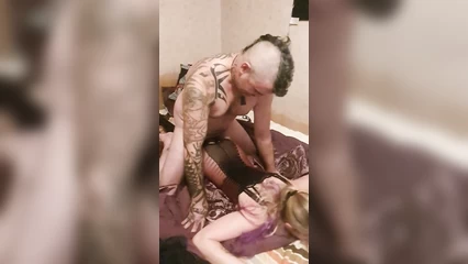 Муж привёл друга и они трахнули меня