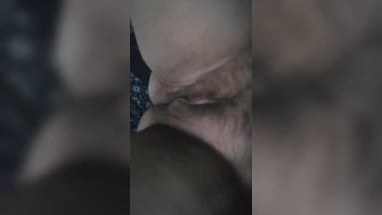 Пока друг ходил за водкой, я зашел к его жене