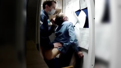 Жена ебётся на работе с коллегой