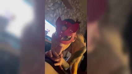 Страстный минет от стройной киски