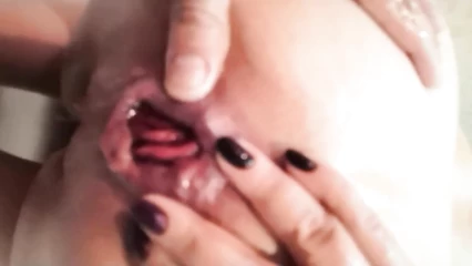 Зрелая сучара подставляет своё очко