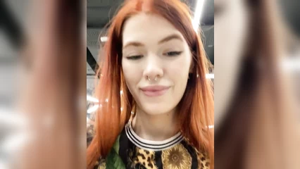 Худой рыжульке нравится процесс дрочения 3