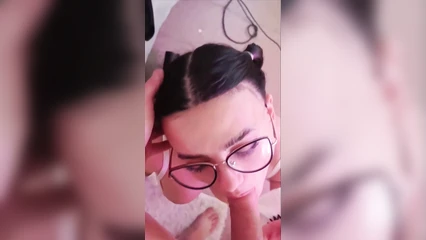 Нежно пососала член для взрослого тик-тока