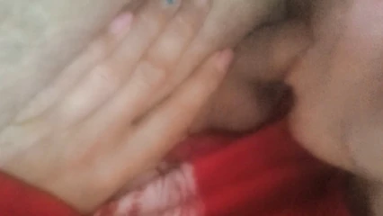 Оксана сосёт вяленький после ебли