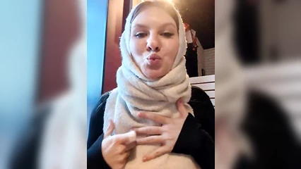 Сама невинность, пока не начинает стримить