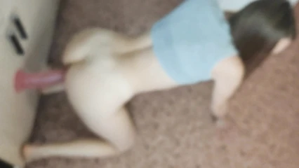 Насаживается на толстый фаллос