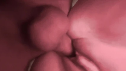 С молодым парнем ебёмся, пока муж на работе