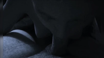 Добывает сперму в ночную смену