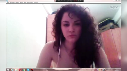 Развел по скайпу показать сиськи и киску