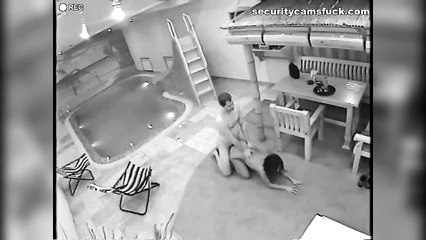 Шлюха обслужила клиента в сауне на скрытую камеру