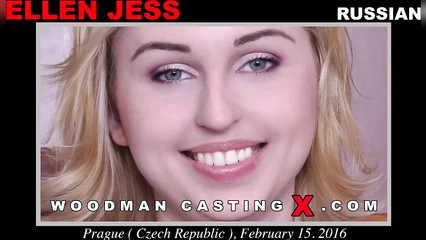 Первая групповушка с трахом во все дыры безработной телки