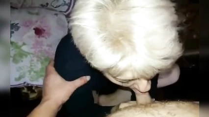 Вадик дрючит зрелку в рот и в жопу