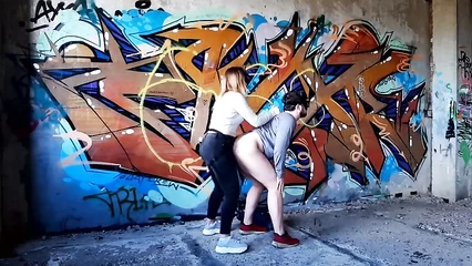 Он её трахнул членом, а она отстрапонила