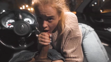 Остановил машину, чтобы любимая отсосала