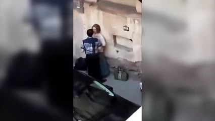 Упоротые днём чпокаются во дворе