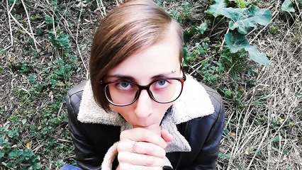 Быстрый минет в городском парке